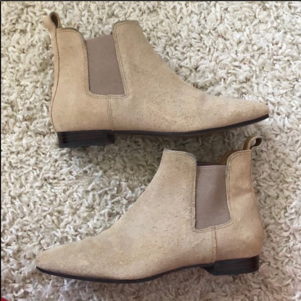 Banana republic tan suede booties
